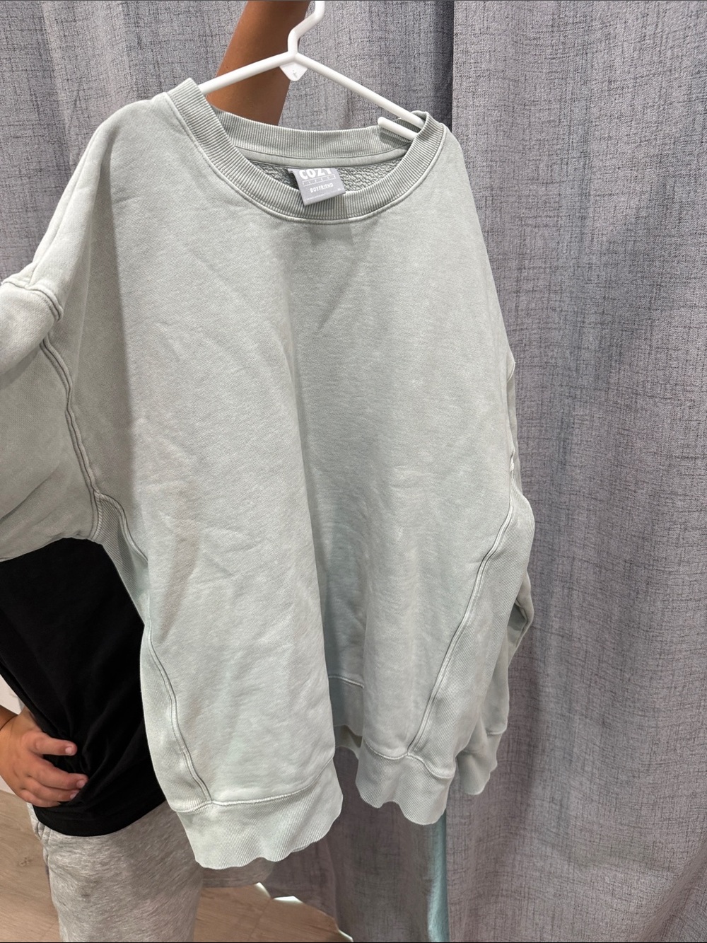 Cozy Light Green Sage Aritzia TNA Women’s Medium Crewneck Sweatshirt Barely Worn
